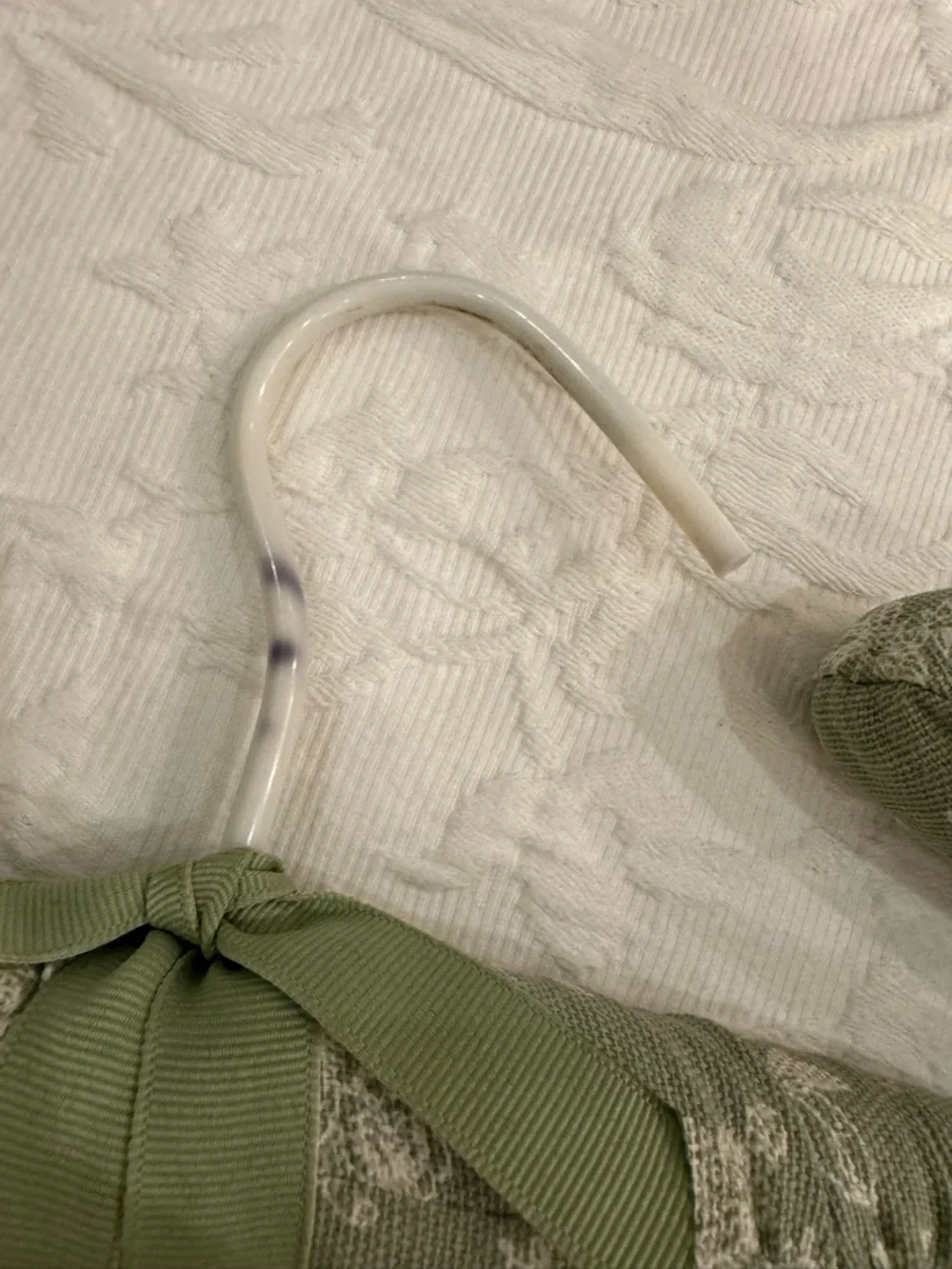 Baby Toddler Padded Floral Fabric Hangers Green - Lot of 11 Size dividers